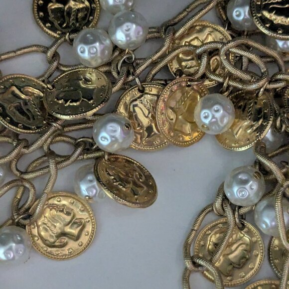 Vintage Heavy Long Gold Tone Faux Coin Pearl Rope Necklace - Picture 2 of 6